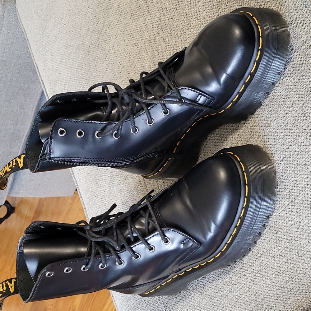 Doc martins Jadon Size UK 8 42 EU Size 9 US Men  Size 10 US Women